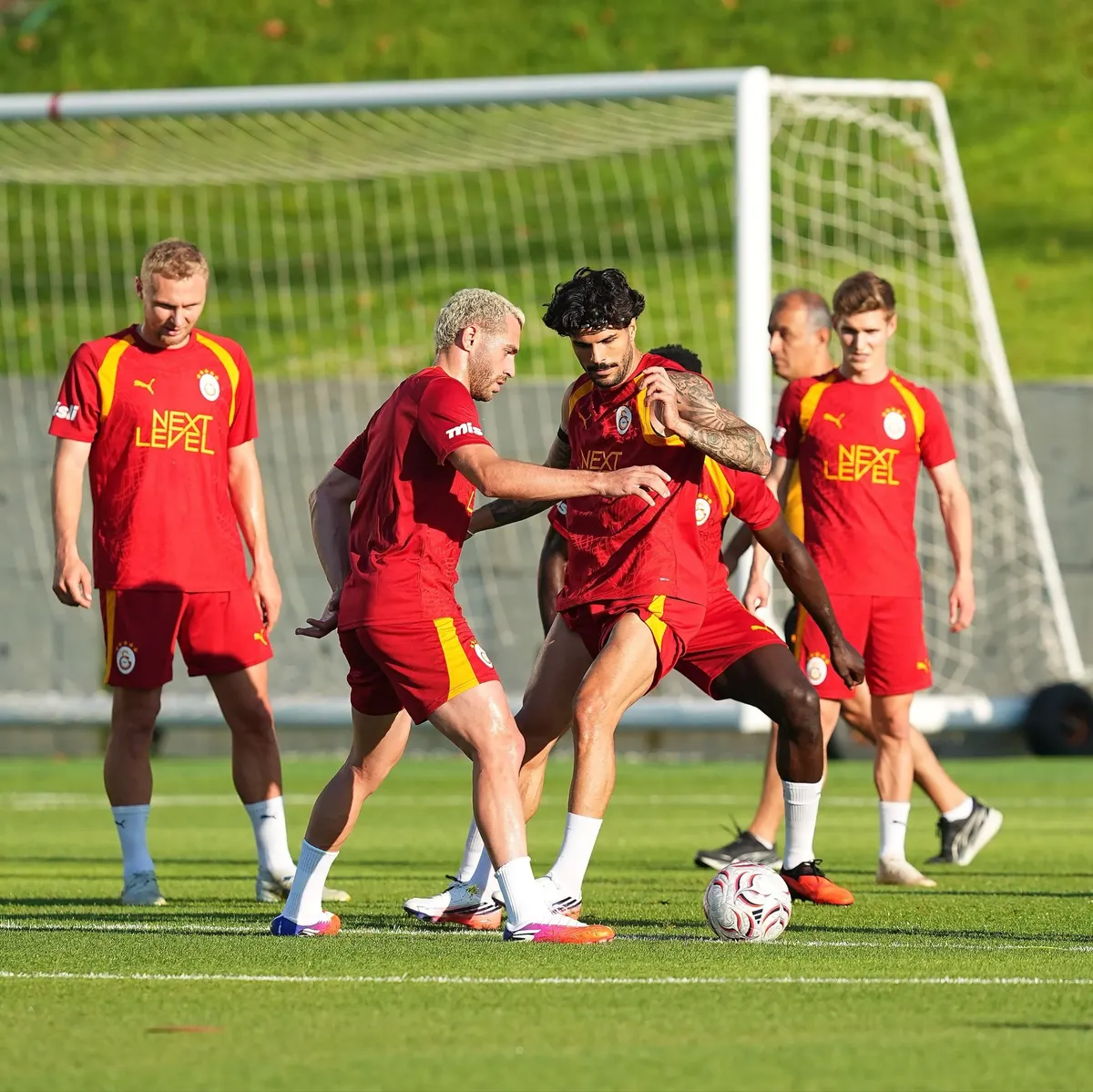 Galatasaray'da kadro dışı Nelsson, Monza'ya gidiyor