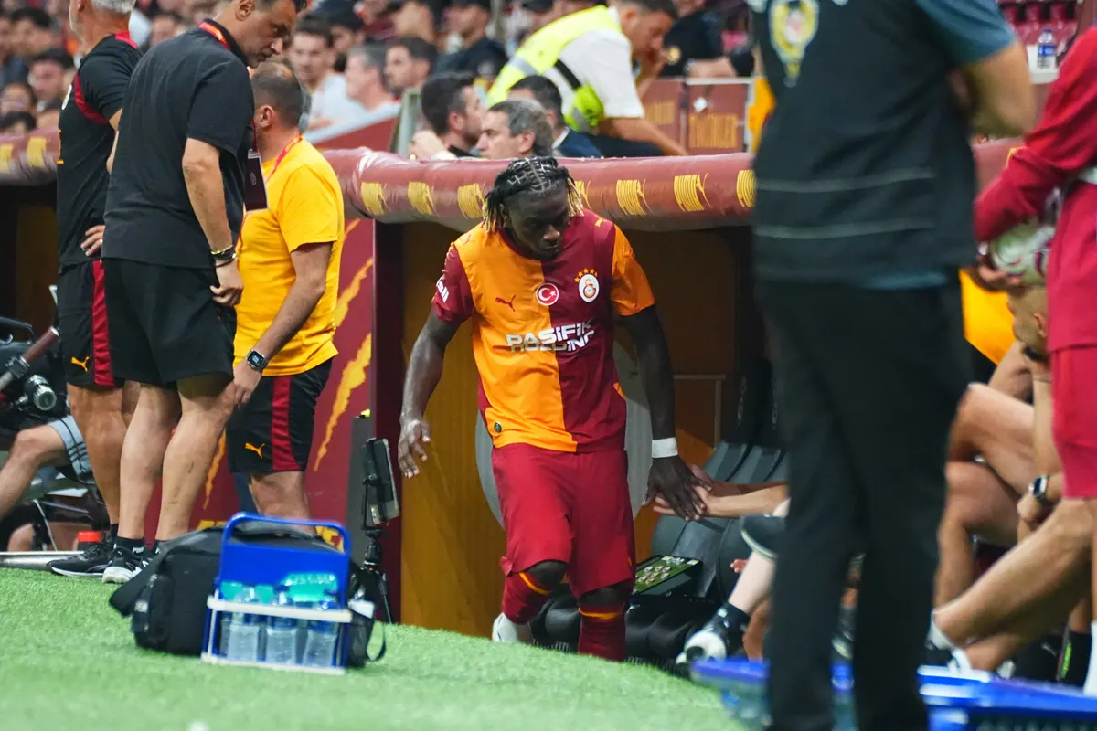 Galatasaray'ın orta saha arayışı yine sonuçsuz kaldı