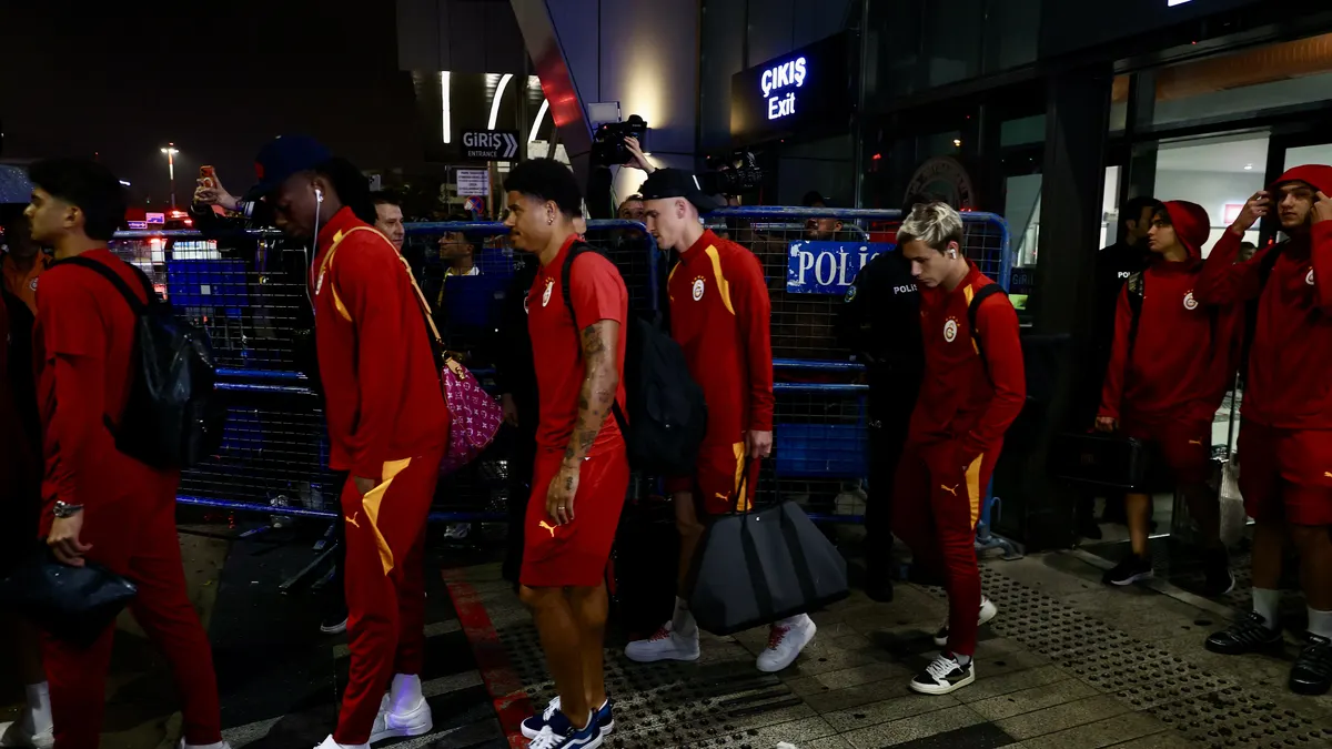 Galatasaray kafilesi deplasman için Trabzon'da