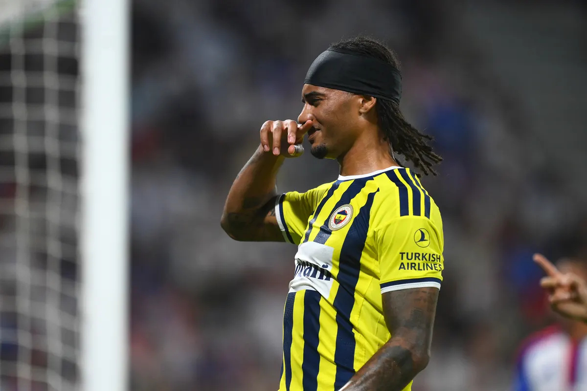 Archie Brown: Zafer Fenerbahçe ve taraftarlar için