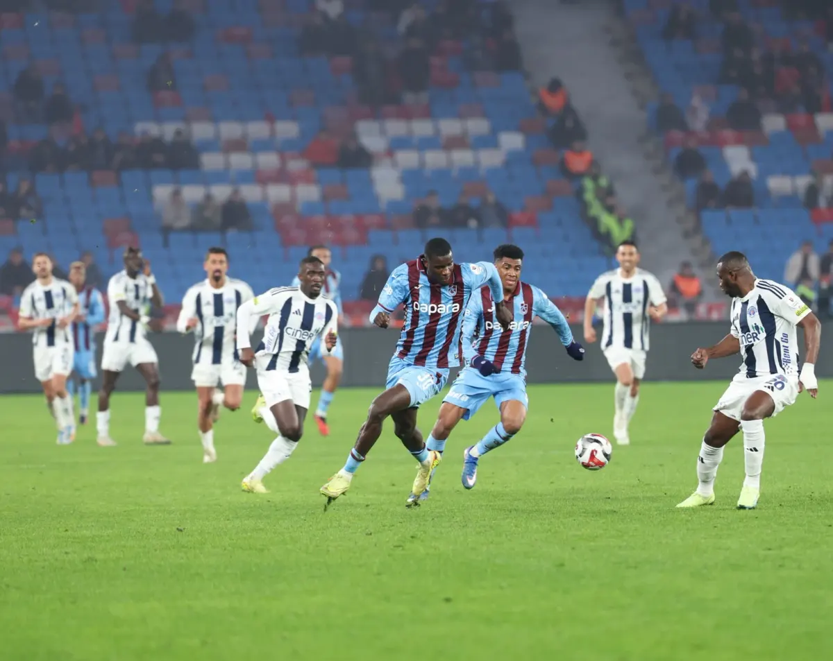 Kasımpaşa - Trabzonspor maçında gülen yüz olmadı: 1-1