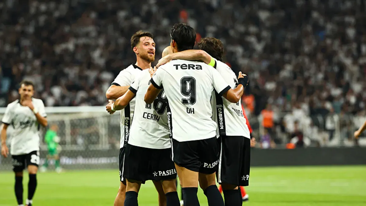 Beşiktaş, Hradec Kralove'yi eleyip play-off turuna yükseldi