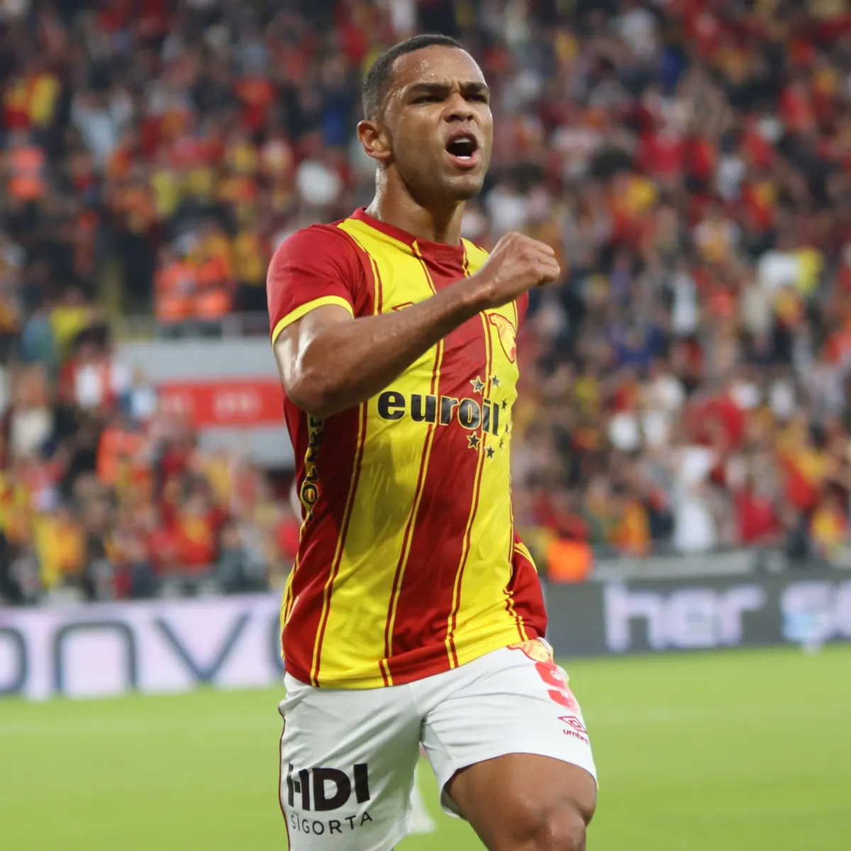 CSKA Moskova, Göztepeli Juan için Göztepe ile temasta