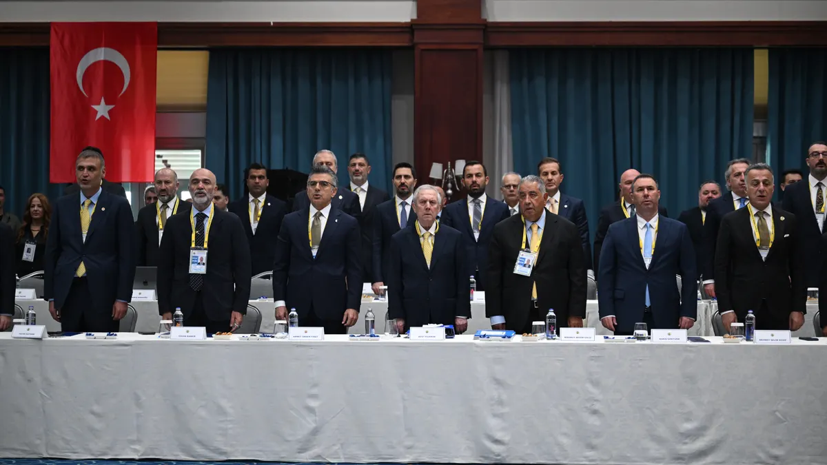 Fenerbahçe'nin borcu 27,9 milyar lira olarak açıklandı