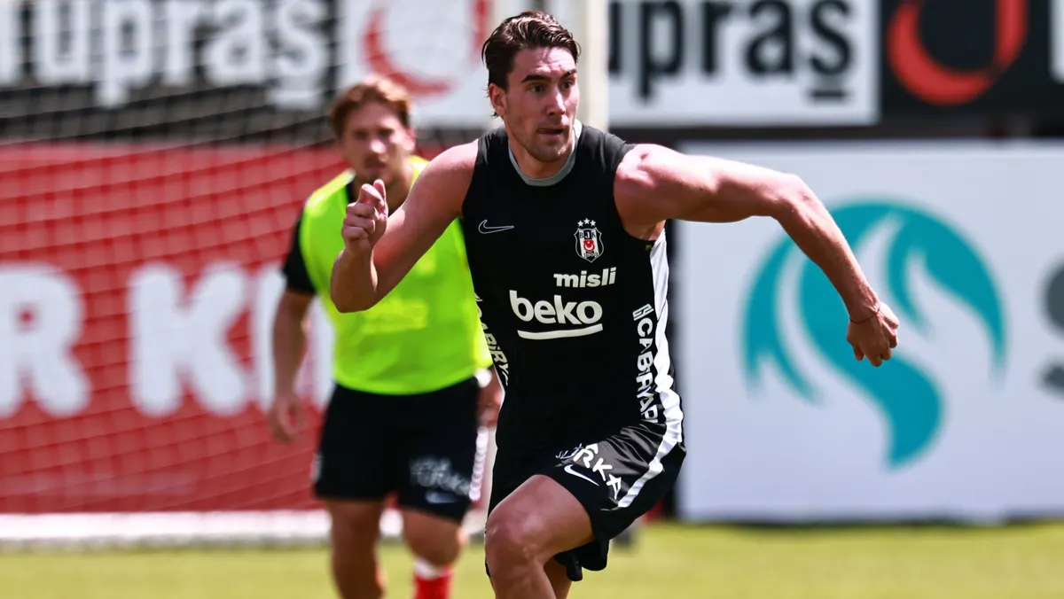 Vlahovic, Beşiktaş'ta ilk antrenmanına çıktı