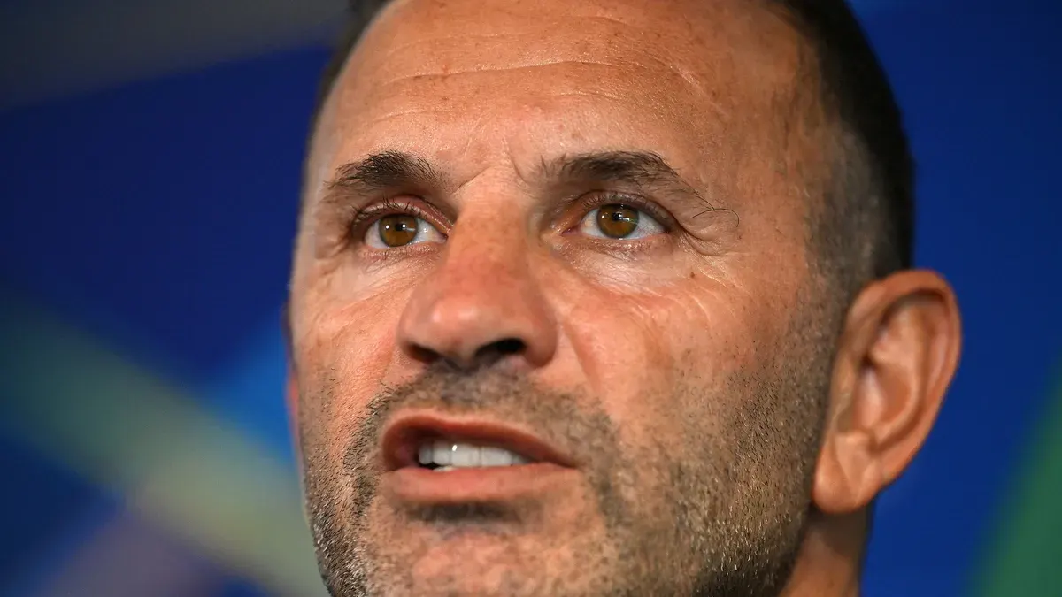 Galatasaray'da Okan Buruk'a derbi öncesi ceza riski