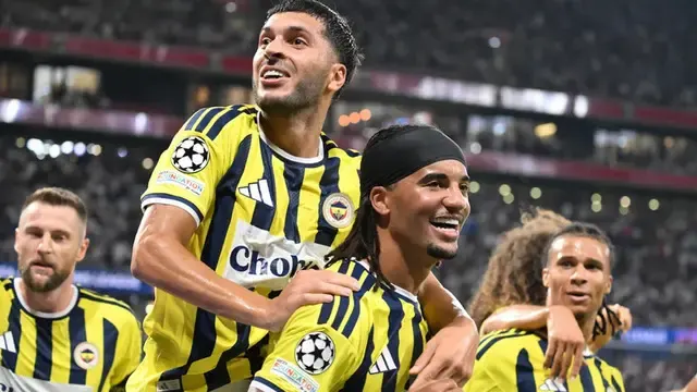 Fenerbahçe'nin orta saha planında yine Çalhanoğlu var