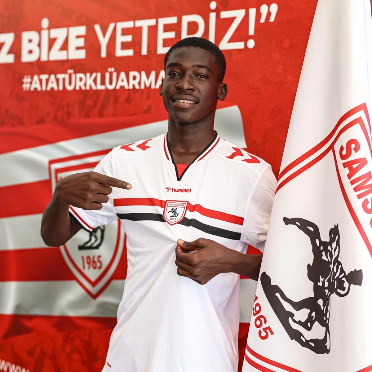 Samsunspor, Çadlı orta saha Daniel'i kadrosuna kattı